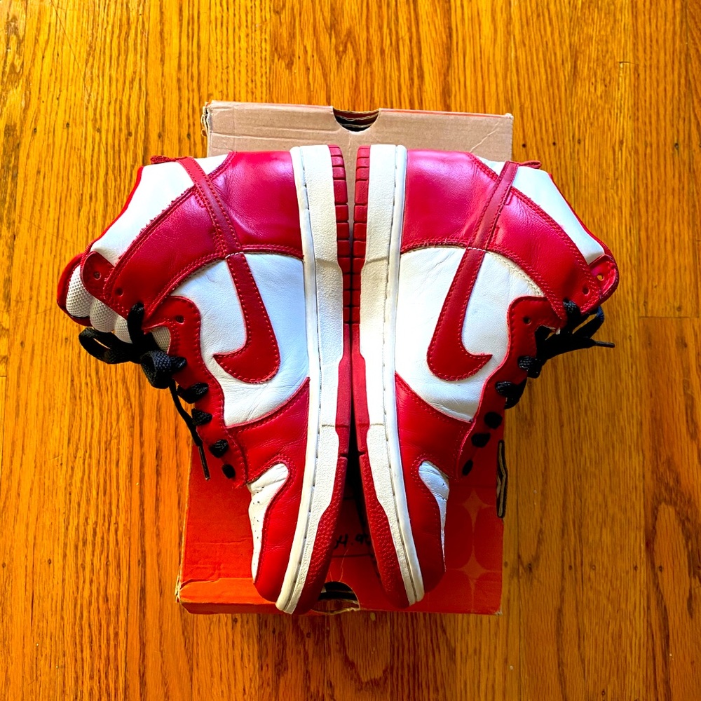 RARE M 7 / W 8.5 NIKE DUNK HI RED/WHITE 2003